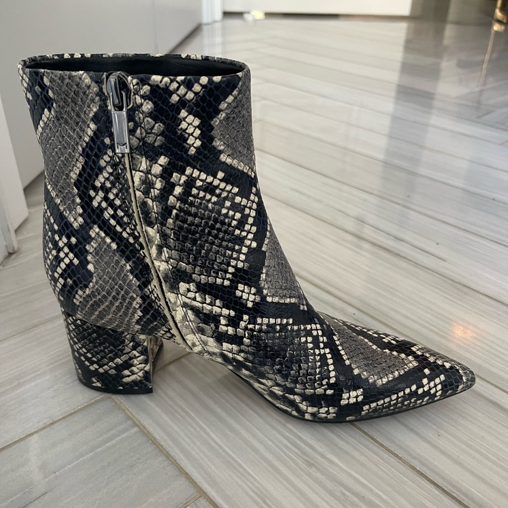 Marc Fisher Jarli Boot Size 8M Snakeskin Print - Picture 5 of 5